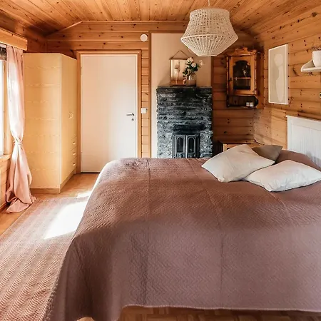 C By Interhome *
